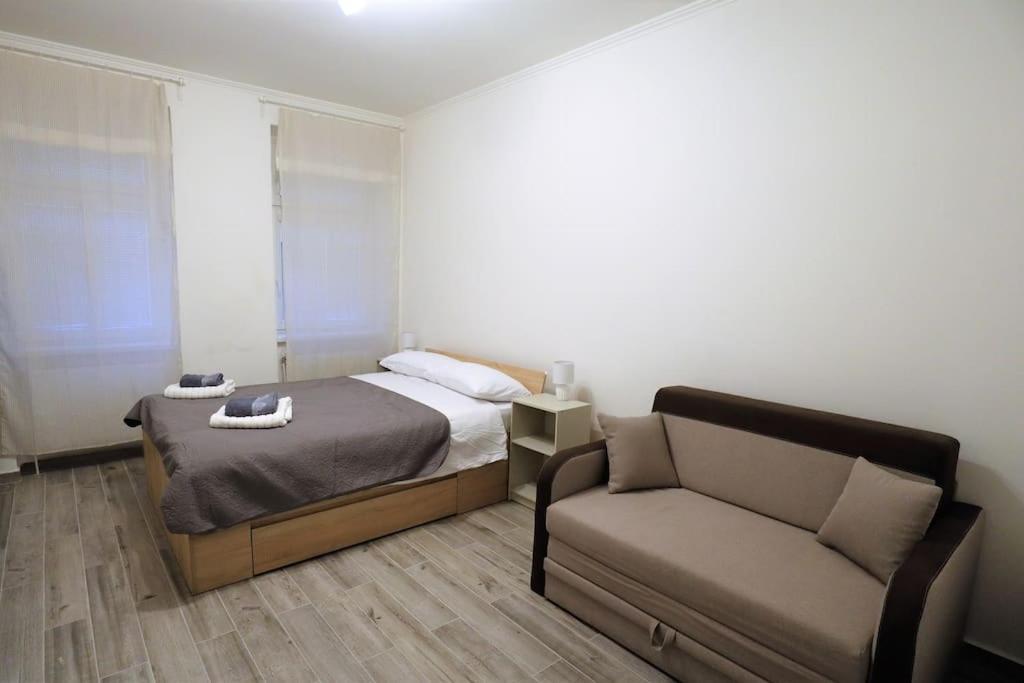 Apartman Vishegrad Apartment Karlovy Vary Ngoại thất bức ảnh