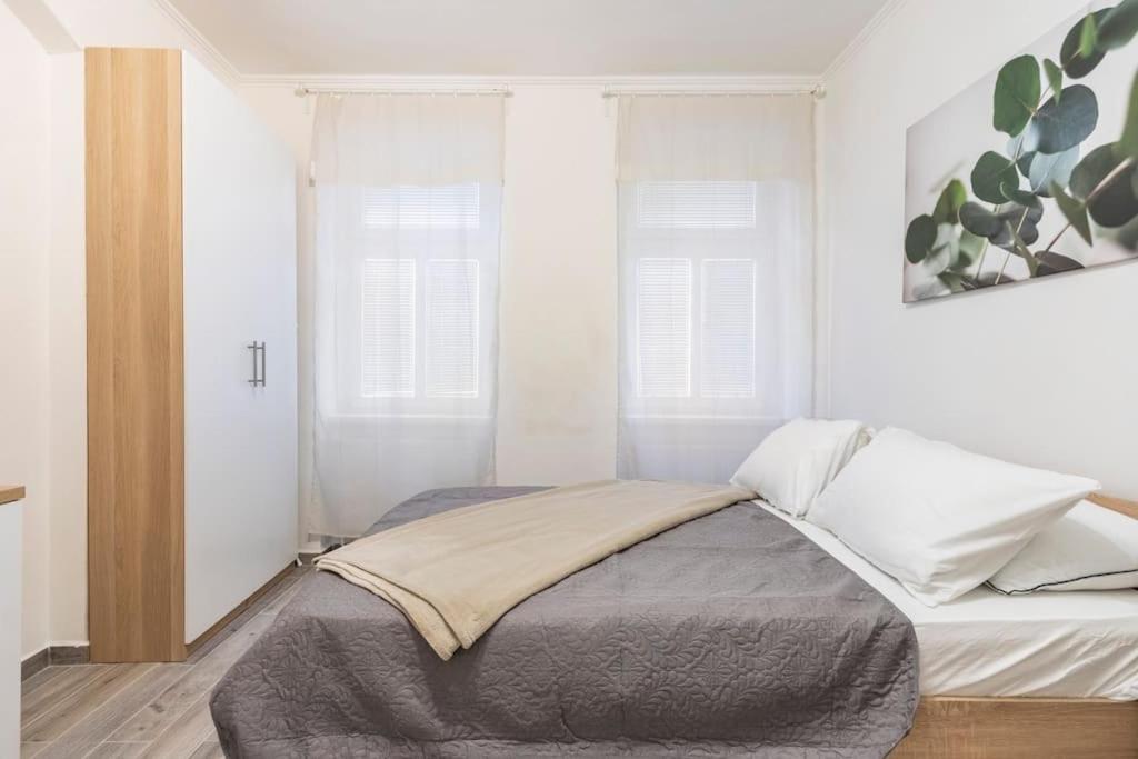 Apartman Vishegrad Apartment Karlovy Vary Ngoại thất bức ảnh