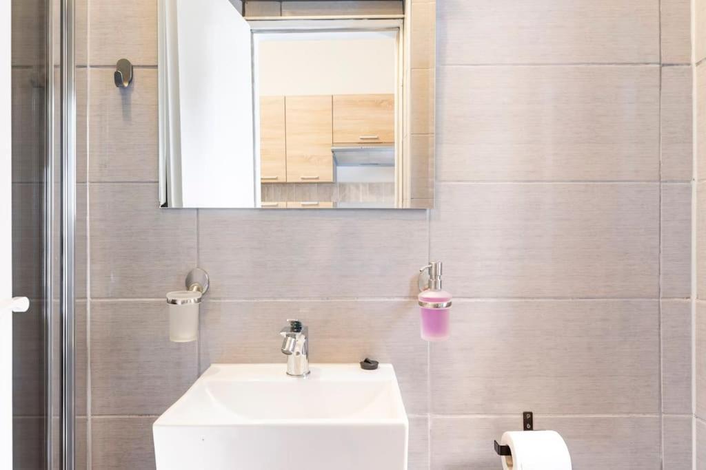 Apartman Vishegrad Apartment Karlovy Vary Ngoại thất bức ảnh